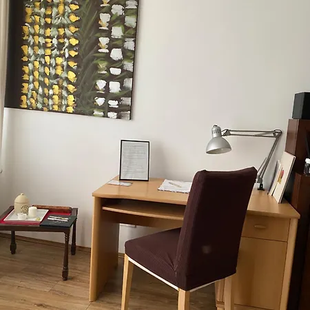 Lägenhet Noc Z Obrazem - Balkon - Praga