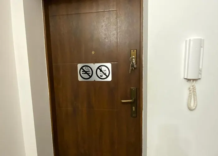 Noc Z Obrazem - Balkon - Praga Apartman *